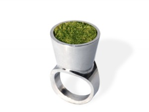 Growing Ring – Growing a plant in Jewellery