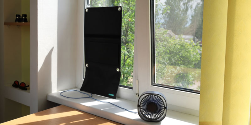 Solar Powered Cordless Fan Keeps You Cool