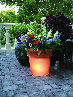 GardenGlo - Solar Powered Lighted Planter