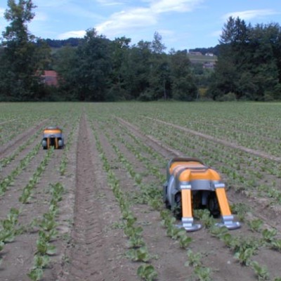 Weedmaster – Methanol Fuel Cell Powered Weeding Robot